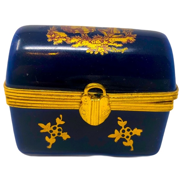 LIMOGES VINTAGE CASTEL Blue/Gold Hinge Trinket Box - Picture 1 of 7